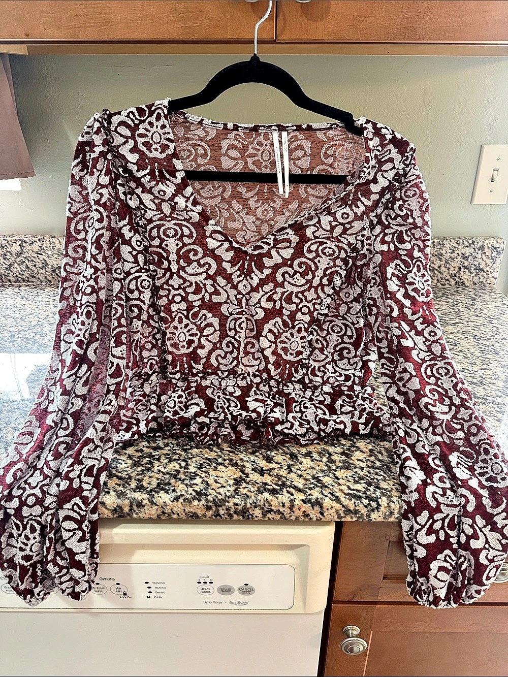 Anthropologie Floral Long Sleeve Blouse in Burgundy & White Size Small crop styl